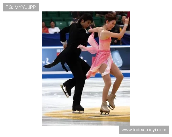 花滑大奖赛中国站男单双人自由滑精彩纷呈 花滑大奖赛中国站男单双人自由滑精彩纷呈