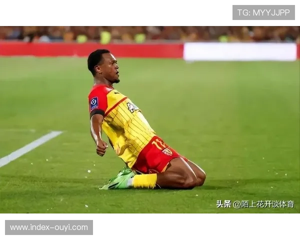 朗斯快速反击得手，尼斯防线漏洞频现